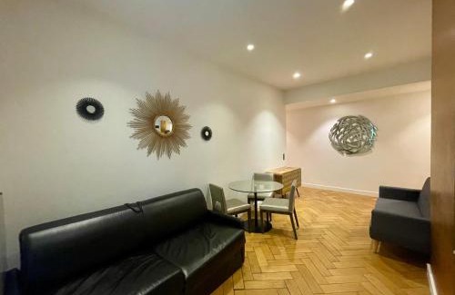 Champs-Elysees Apartamento | Appartement Tour Eiffel Montaigne