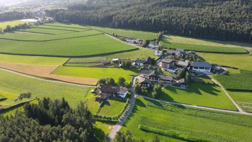 Pfalzen Apartamento | Appartement- und Wellnesshotel Winkler