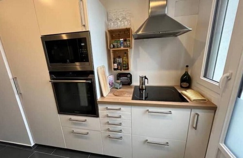 Clichy Apartamento | Appartement with balcony 20m to Champs-Élysées