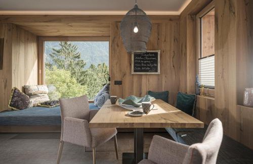Ried im Zillertal Apartamento | Appartement Zillertal Klee mit Restaurant KleemenTine