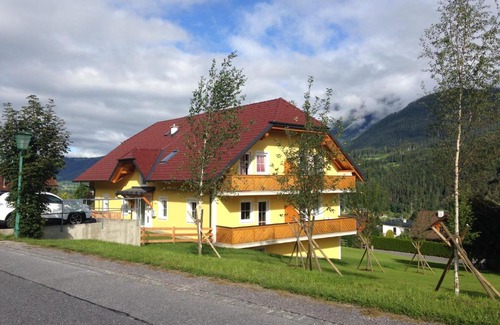 Haus im Ennstal Apartamento | Appartement Zirkl / Haus Gloria