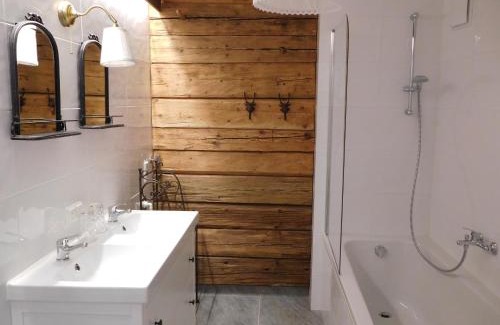 Haus im Ennstal Apartamento | Appartements Kornberg Gütl