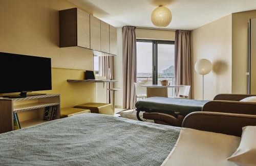 Republique–Point-du-Jour Hotel | AppartHotel Mercure Paris Boulogne