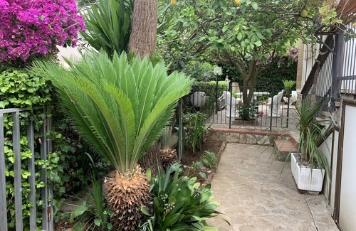 Gianola Apartamento | Amplio apartamento en la villa lidia 1er piso para 8 personas con gr. terraza cubierta