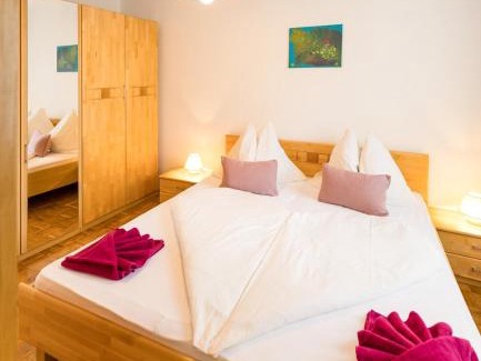 Podersdorf am See Apartamento | Appartmenthaus Josefikeller