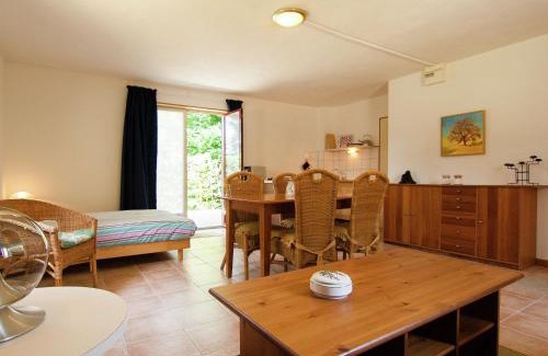 Vezac Casa | Appealing apartment in Vezac with swimming pool
