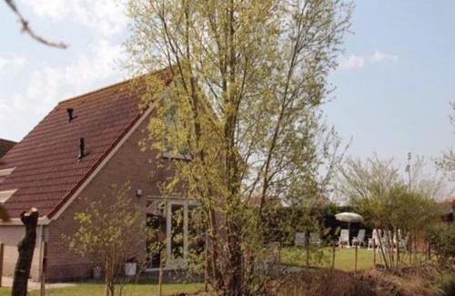 Breskens Casa | Appealing bungalow with garden