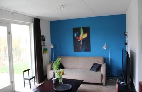 Breskens Casa | Appealing bungalow with garden