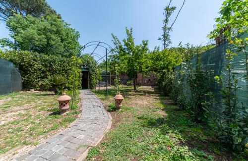 Quartiere XXVI Appio Pignatelli Casa | Appia Antica Country House giardino parcheggio Fermata bus 4 ospiti