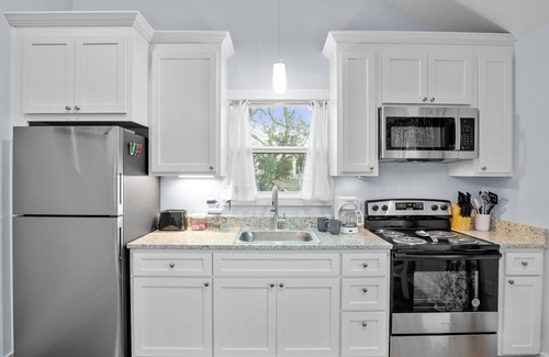 Fredericksburg Cabina | Appian Way Maltese Cottage - Private Hot Tub - 4 min. to downtown - Wildlife