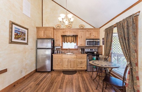 Fredericksburg Cabaña | Appian Way Tuscan Cottage - Private Hot Tub - 4 min. to downtown - Wildlife