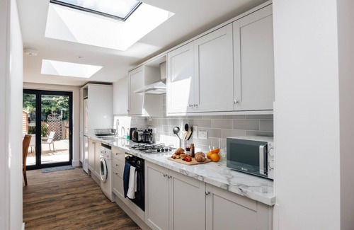 Henley Casa | Apple Blossom - From 125 Per Night