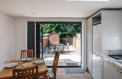 Henley Casa | Apple Blossom - From 125 Per Night