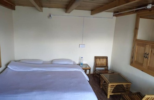 Naggar Otro | Apple farm stay with A Breathtaking views