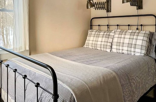 Margaretville Cabina | Apple Hill - Cozy with Views near Roxbury