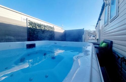 Morpeth Casa | Apple Tree Lodge Hot Tub 3 bedroom 2 Bars