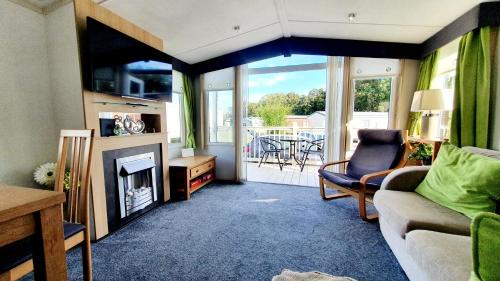 Morpeth Casa | Apple Tree Lodge Hot Tub 3 bedroom 2 Bars