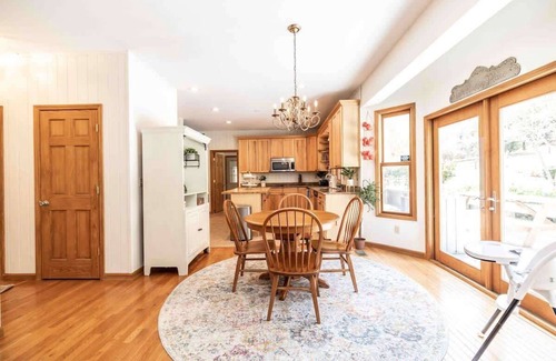 Skyland Casa | Apple Valley Gables-Cozy mountain home with views!