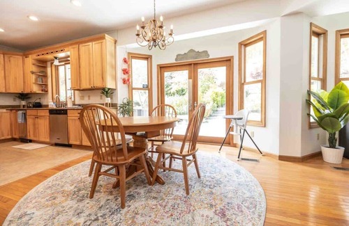Skyland Casa | Apple Valley Gables-Cozy mountain home with views!
