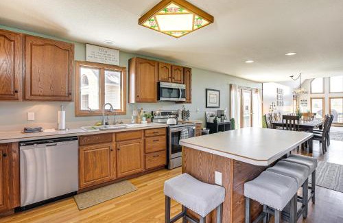 Apple Valley Casa | Apple Valley Home, Shared Golf Course On-Site