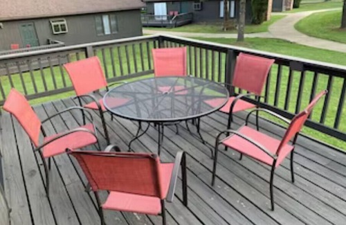 Apple Valley Condominio | Apple Valley Lake, Pool and Beaches! Guest Passes available for a small fee!