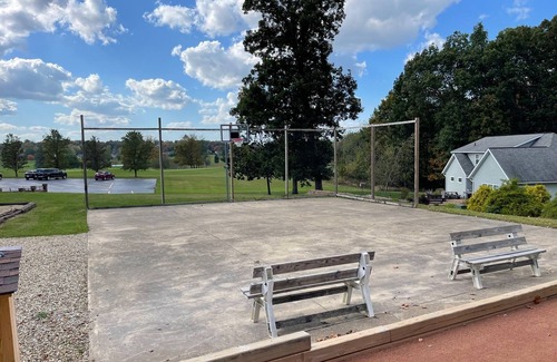 Apple Valley Condominio | Apple Valley Lake, Pool and Beaches! Guest Passes available for a small fee!