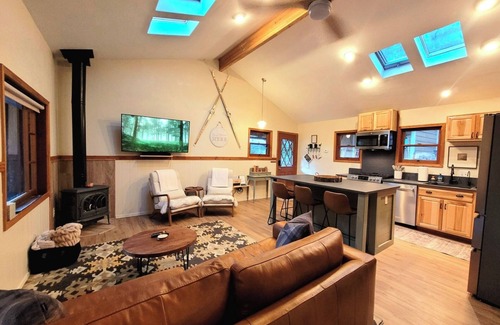Kohls Ranch Cabina | Applecross Chalet at Tonto Creek~Hike, Explore, Hot Tub, Repeat!