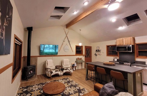 Kohls Ranch Cabina | Applecross Chalet at Tonto Creek~Hike, Explore, Hot Tub, Repeat!