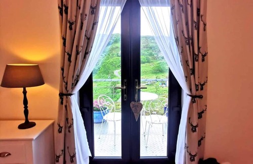 Applecross Casa | Applecross large holiday home, sleeps 14 ( 7 en suite bedrooms)