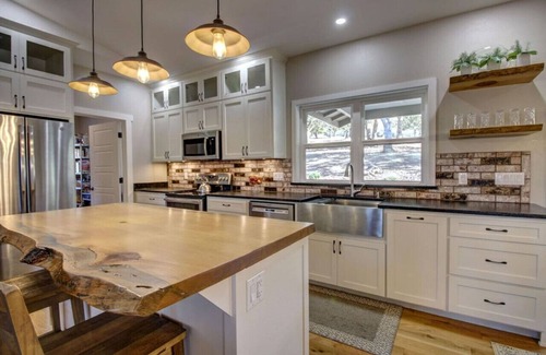 Jacksonville Casa | Applegate Humbug Hideaway