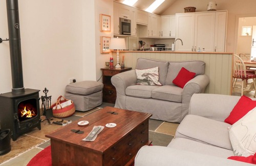 Harome Cabaña | APPLEWOOD COTTAGE, pet friendly, with a garden in Helmsley