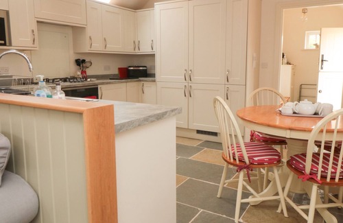 Harome Cabaña | APPLEWOOD COTTAGE, pet friendly, with a garden in Helmsley