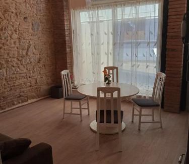 Graulhet Apartamento | Appt climatisé, 4 à 6 couchages Tarn, Albi, Gaillac, Cordes, Wifi gratuit, boîte à clés, proche commodités et gare routière
