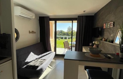 Les Restanques Apartamento | Appt Golfe de Saint-Tropez proche de la mer climatisé
