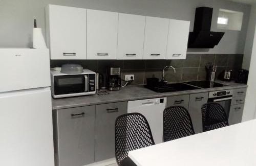 Laveissiere Apartamento | appt tout confort laveissiere 102