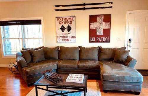 Hunter Apartamento | Apres Ski Luxury Condo Ski-in/out *NEW*
