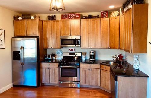 Hunter Apartamento | Apres Ski Luxury Condo Ski-in/out *NEW*