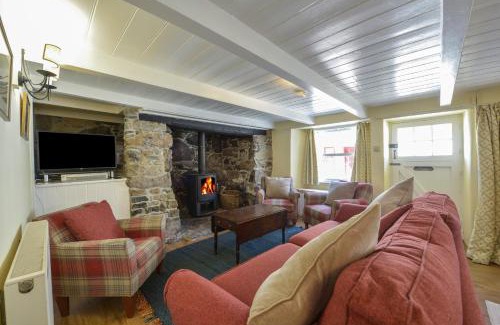 Coverack Casa | April Cottage