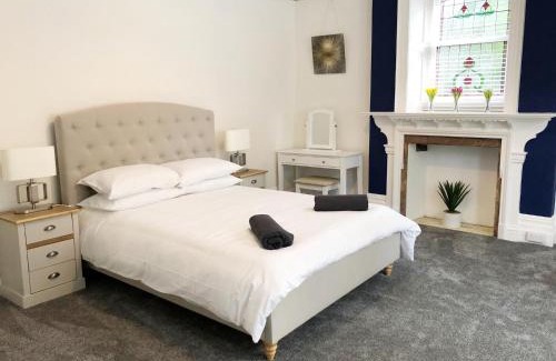 Westbourne Apartamento | April Lodge Summer Breeze -3Bed-Sleeps 6-Parking-Walk to the beach-Spacious-Families-Groups-Professionals-Contractors Welcome