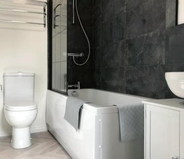 Westbourne Apartamento | April Lodge The Beach Hut - 1Bed Apartment Near the Beach-Parking-Couples-Friends-Professionals-Contractors