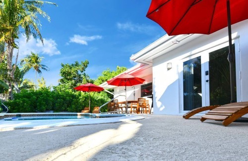 Coral Shores Apartamento | April Rates with 40% Off | Heated Pool | Beach 4min