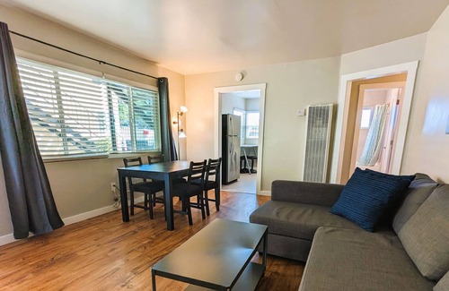 Logan Heights Apartamento | Apt #1, 2 bedroom / 1 bathroom, 8 min to Downtown!