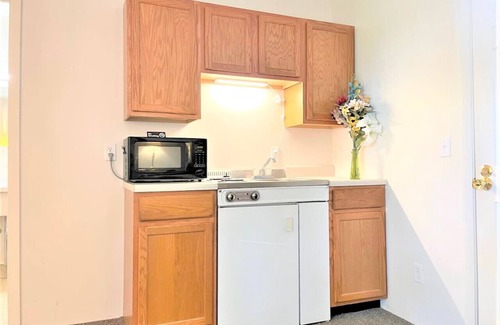 Paulding Apartamento | Apt. 1 - Ensuite Bath, Roku, Kitchenette, Queen