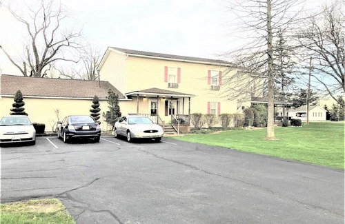 Paulding Apartamento | Apt. 1 - Ensuite Bath, Roku, Kitchenette, Queen