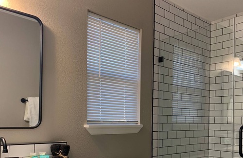 Clayton Apartamento | Apt 1-Folsom. Cozy and luxurious apartment at the High Plains Lodge.