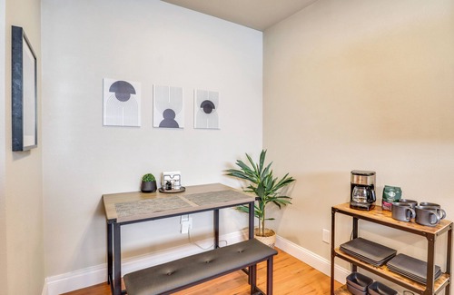 Bull Mountain Apartamento | Apt 10 Mi to Portland: Walk to Bus Stop!