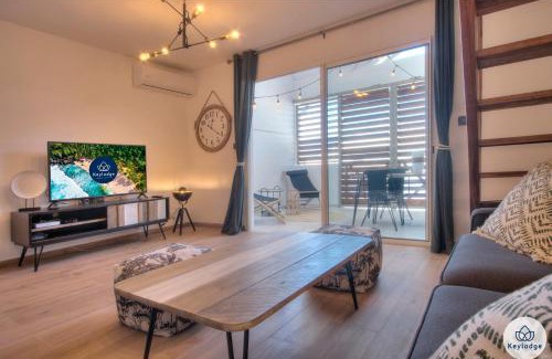 Carosse Apartamento | Apt - 4 pers - Petit Duc - Rénové - 44m² - Centre de Mont Rocquefeuil - Saint-Gilles les Bains