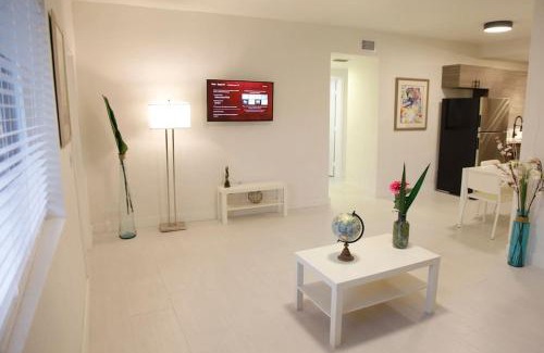 Seybold Apartamento | Apt 5 Miami Designer Apartment in the Upper East-Side