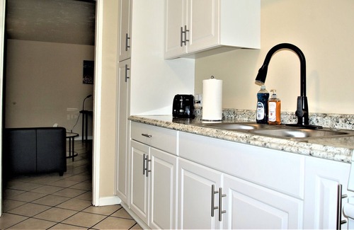 Logan Heights Apartamento | Apt #6, 2 bedroom / 1 bathroom, 8 min to Downtown!