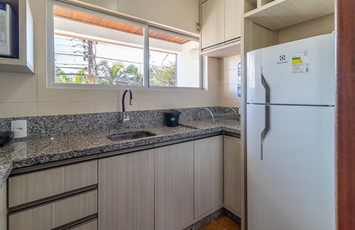 Canasvieiras Apartamento | Apt 6 min From the sea in Canasvieiras-sc Rba201